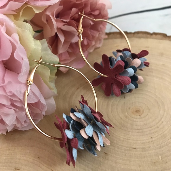 Boho Spring Flower Petal Gold Hoop Earrings - Picture 3 of 6